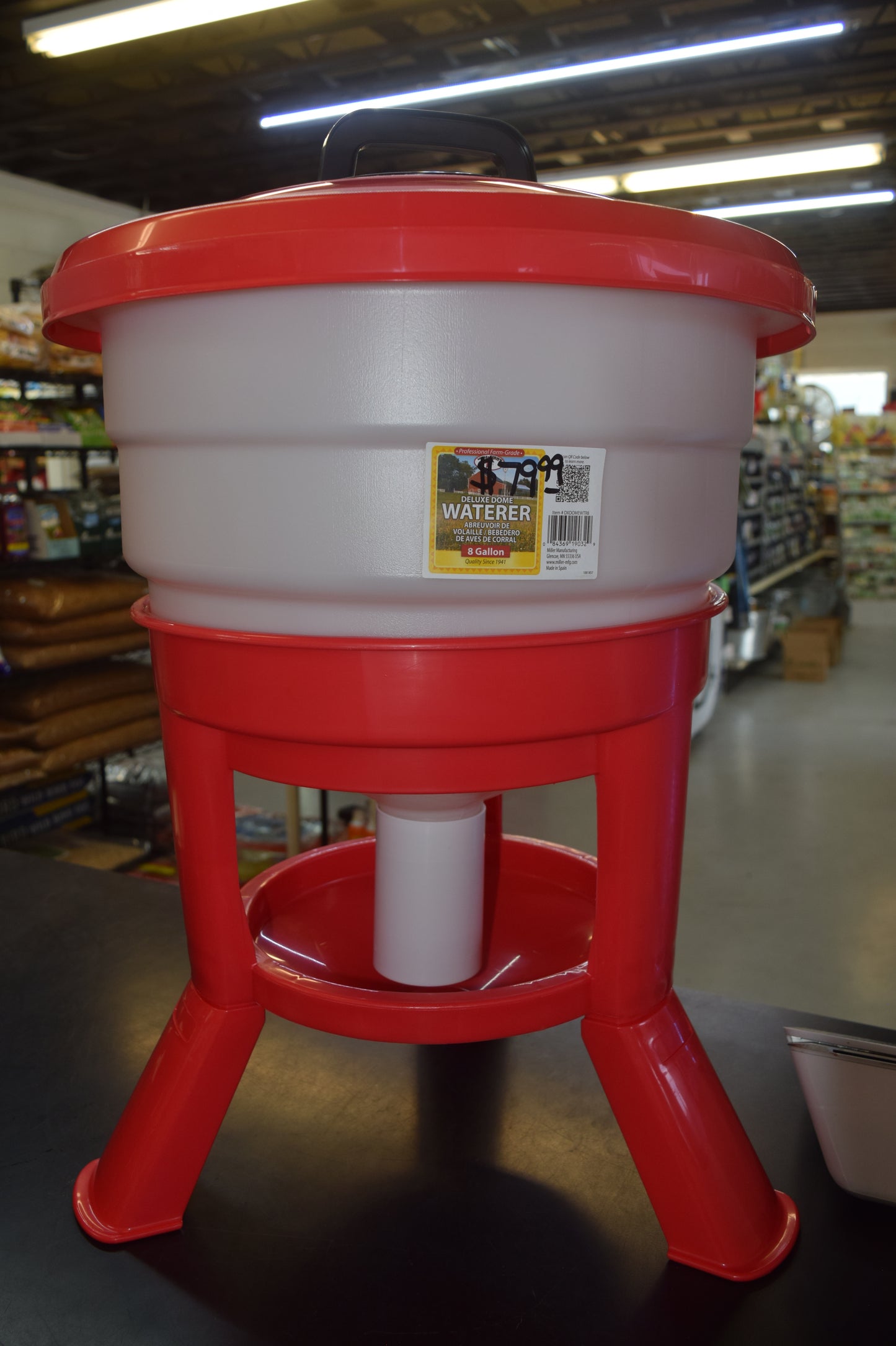 8 Gal Deluxe Dome Poultry Waterer