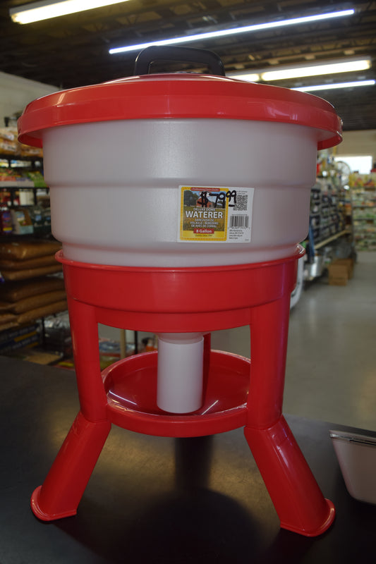 8 Gal Deluxe Dome Poultry Waterer